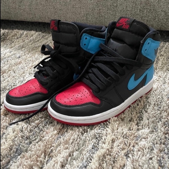 Air Jordan 1 High OG 'UNC to Chicago' - Picture 1 of 4